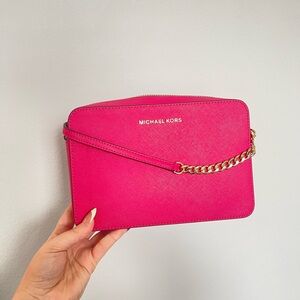 Michael Kors East West Jet Set crossbody Electric Pink
